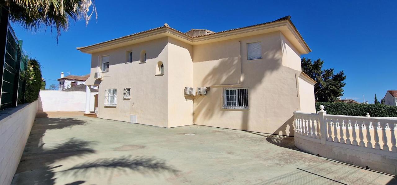 Golden Villa Costa Del Sol - Big Private Pool - Bbq - Good Location Fuengirola Extérieur photo