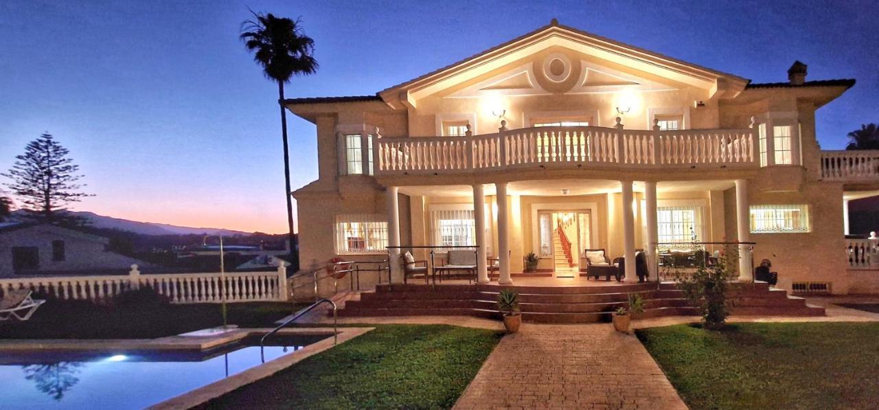 Golden Villa Costa Del Sol - Big Private Pool - Bbq - Good Location Fuengirola Extérieur photo