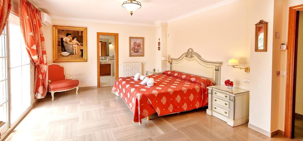 Golden Villa Costa Del Sol - Big Private Pool - Bbq - Good Location Fuengirola Extérieur photo