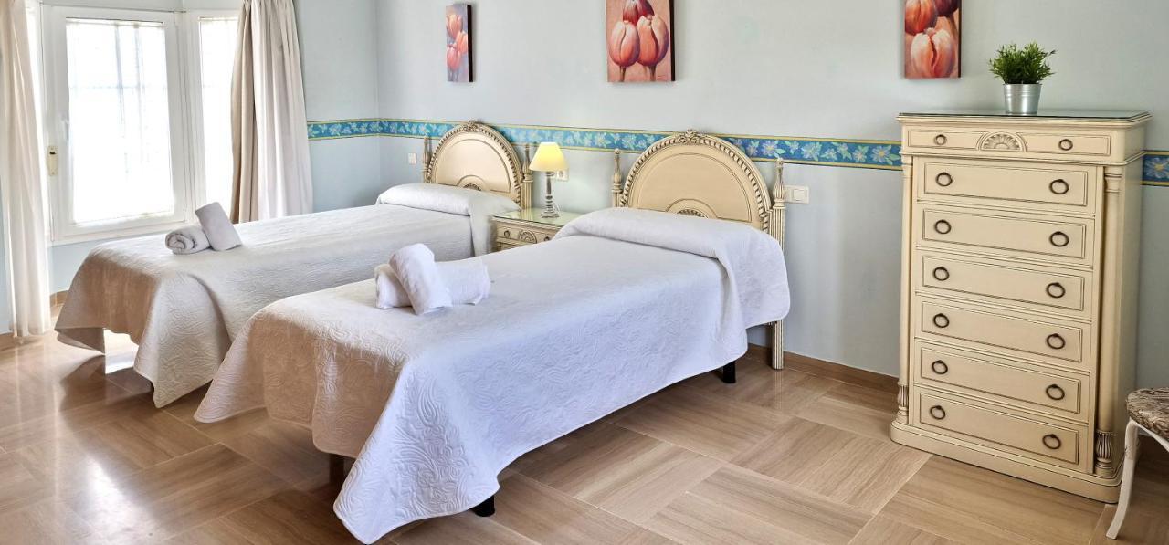 Golden Villa Costa Del Sol - Big Private Pool - Bbq - Good Location Fuengirola Extérieur photo