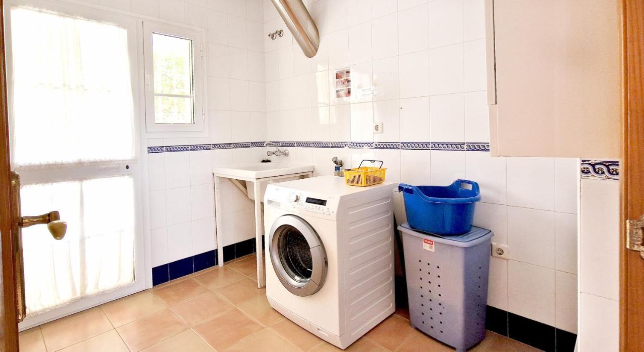 Golden Villa Costa Del Sol - Big Private Pool - Bbq - Good Location Fuengirola Extérieur photo